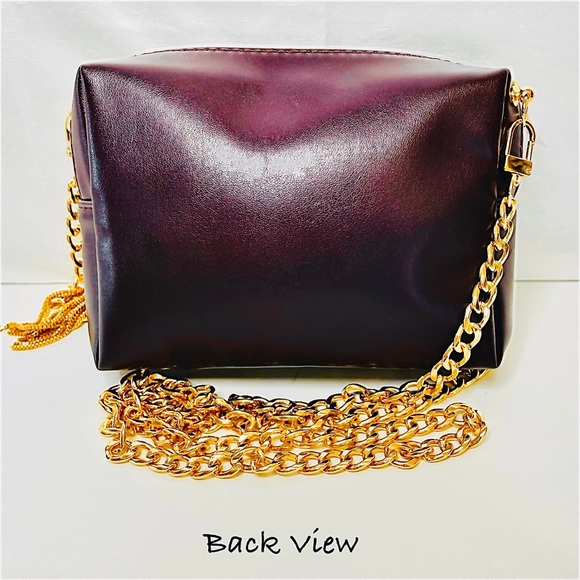 NWOT YSL Crossbody Gold Chain Small Bag With Gold Accents & Tassel Charm/Keyring - Picture 6 of 9